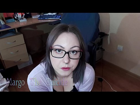 ❤️ Seksikäs tyttö lasit päässä imee dildoa syvälle kameraan ❤️❌  Seksi at fi.masseffect1.ru ❤